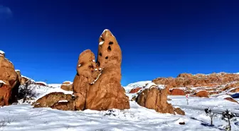 Sivas'taki Eğribucak Kayalıkları kar yağışı sonrası Mars yüzeyine benzetildi