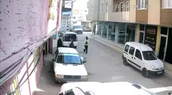 Ekmek arabasının kapısı böyle yere serdi