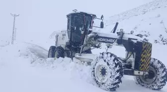 Elazığ'da 311 köy yolu, kardan ulaşıma kapandı