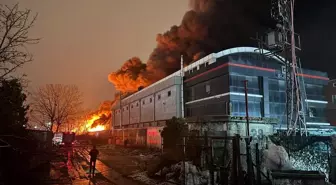 Esenyurt'ta kahve fabrikasında yangın çıktı