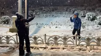 Görüntü İstanbul'dan! Bir anda beyaza büründü