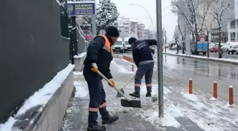 Kahramankazan ilçesinde karla mücadele çalışmaları sürdü