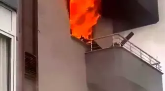 Mersin'de ev yangını alevler pencereden çıktı