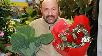 Ordulu çiçekçi Karadeniz zekasını konuşturdu: Gül buketini 'karalahana' ile süslüyor