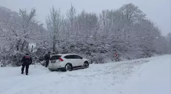 Salıpazarı'nda yolda kalanları jandarma kurtardı