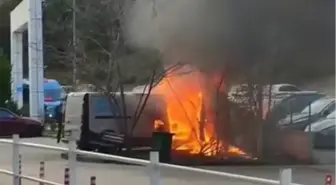 Şile'de hafif ticari araç alev alev yandı