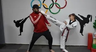 Tekvando milli takım antrenörü baba, kızını şampiyonluğa hazırlıyor