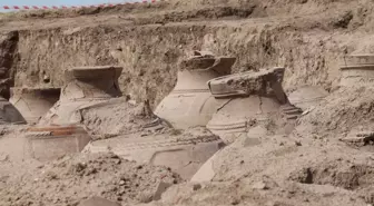 Urartu dönemi çivi yazılı 76 pithos; 2025'in en dikkat çekici arkeolojik keşiflerinden biri