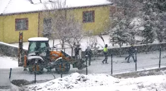 Yeşilyurt'ta kar yağışı etkili oldu
