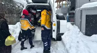 Yoğun kar yağışına rağmen Acil Sağlık ekipleri görev başında