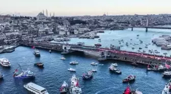 Filistin'e destek için Galata Köprüsü'nde düzenlenen eylem başladı