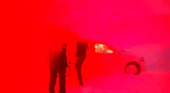 Ağrı'da AFAD ekipleri mahsur kalan vatandaşlara ulaştı