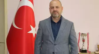 Ahşap meraklısı müdür görev yaptığı okulun mobilyalarını kendi üretiyor