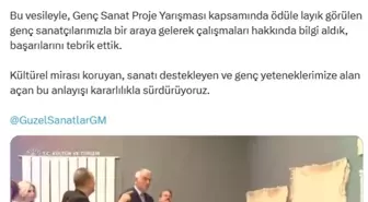 Bakan Ersoy, Ankara Resim ve Heykel Müzesi'ni ziyaret etti