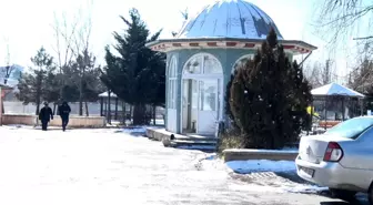 Başkentteki su kesintisine vatandaşlardan tepki