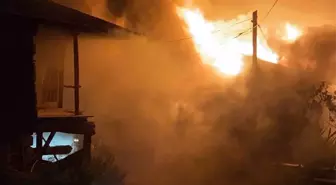 Beypazarı'nda çıkan yangında ahşap ev kullanılamaz hale geldi