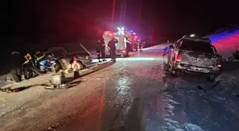 Bilecik'te pikap ile otomobilin çarpıştığı kazada 3 kişi yaralandı