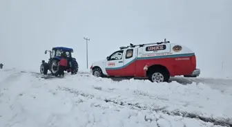 Diyarbakır'da yeni doğum yapan anne ile bebeği UMKE tarafından hastaneye ulaştırıldı
