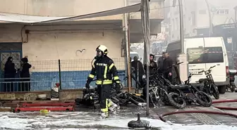 Elektrikli bisiklet tamiri ve satışı yapılan iş yerinde yangın