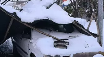 Gaziantep'te 12 iş yerinin çatısı kardan çöktü