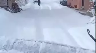 Köy Yolunun Açılmasını Oyun Havasıyla Karşıladılar