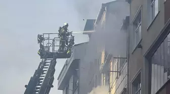 Küçükçekmece'de bir evde çıkan yangın söndürüldü