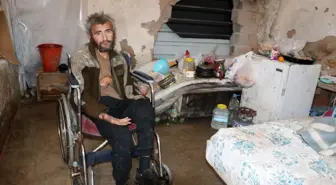 Muşambayla çevrili alanda yaşam mücadelesi veren engelli, hastaneye yatırıldı