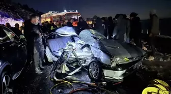 Sinop'ta iki otomobil çarpıştı, 2 kişi öldü, 6 kişi yaralandı