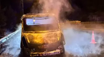 Adana'da seyir halindeki çekici yandı