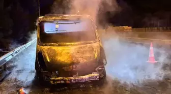 Adana'da seyir halindeyken alev alan çekici yandı