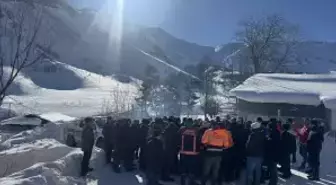 Artvin'de hava koşulları nedeniyle çığ altında kalan kişiyi arama çalışması yapılamadı