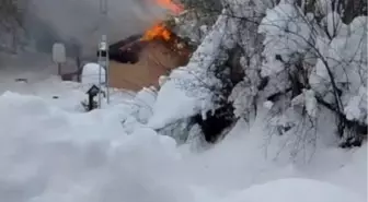 Bartın'da 1125 metre rakımda çıkan ev yangını korkuttu