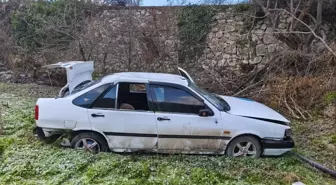 Bilecik'te tarlaya devrilen otomobildeki 3 kişi yaralandı