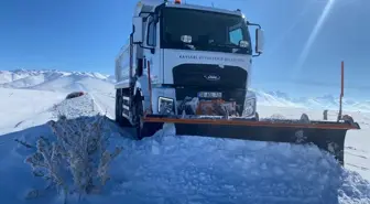 Büyükşehir Belediyesi ekipleri, 266 kırsal mahalle yolunu ulaşıma açtı