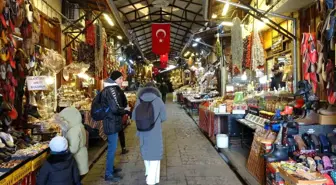 Gaziantep'te kar yağışı tarihi çarşıları sessizliğe bürüdü