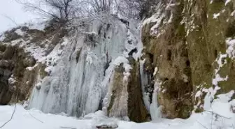 Girlevik Şelalesi dondu, 3 metrelik sarkıtlar oluştu