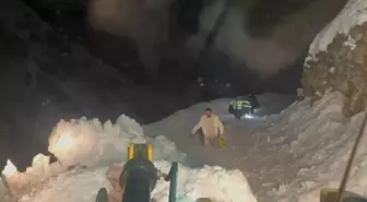 Hakkari'deki maden ocağı şantiyesinde mahsur kalan 8 işçi kurtarıldı