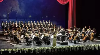 İstanbul Devlet Opera ve Balesi, AKM'de 'Yeni Yıl Konseri' verdi