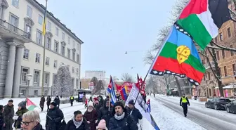 İsveç'te ABD'nin Venezuela'ya, İsrail'in Gazze'ye saldırıları protesto edildi
