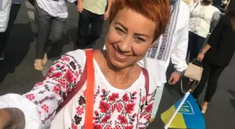 Kuşadası'na sığınan Ukraynalı savaş mağduru anne ve kızı, yeni yıldan barış diledi