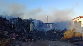 Samsun'da iki ev yangın sonucu kullanılamaz hale geldi
