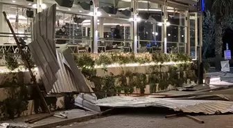 Samsun'da kuvvetli rüzgar nedeniyle binanın çatısı uçtu