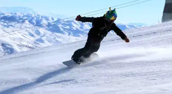 Sivas'ın 'Yıldız'ında sezon açıldı, kayakseverler Türkiye'nin en genç kayak merkezinde buluştu