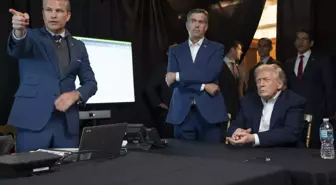 Trump, Maduro'yu kaçırma operasyonunu izlediği anların fotoğrafını paylaştı