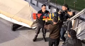 11 yaşındaki çocuk müze gemisinin merdivenlerinden çıkarken yaralandı