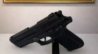 Arkadaşını ziyarete geldiği hastanede üzerinde silahla yakalandı