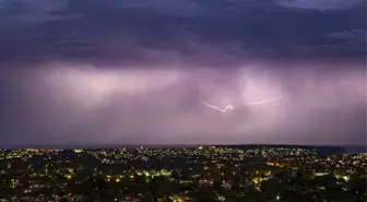 Güney Afrika'da yıldırım düştü: 2 ölü