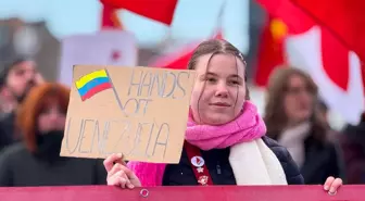 Hollanda'da ABD'nin Venezuela'ya askeri müdahalesi protesto edildi