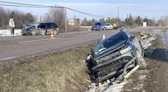 Kastamonu'da otomobil ile cip çarpıştı: 3 yaralı