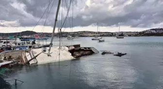 Muğla'da kuvvetli rüzgar tekne batırdı